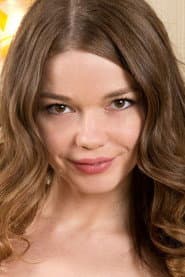 Photo of Mia Lee