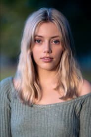 Photo of Grace Van Dien