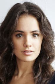 Photo of Cassie Howarth