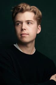 Photo of Evan Roe