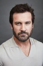 Photo of Clive Standen