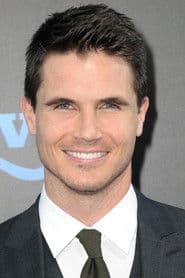 Photo of Robbie Amell