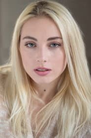Photo of Chelsea Mark