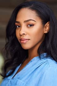 Photo of Lauren McCarroll