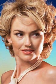 Photo of Kelly Carlson