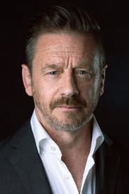 Photo of Simon Bond