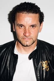 Photo of Lee Quiñones
