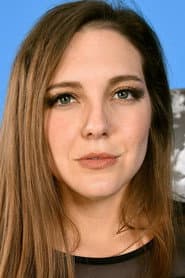 Photo of Sadie Holmes