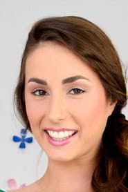Photo of Paige Turnah