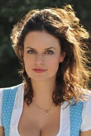 Photo of Angela Ascher