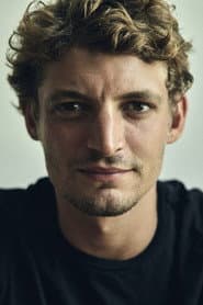 Photo of Niels Schneider