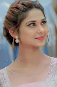 Photo of Jennifer Winget