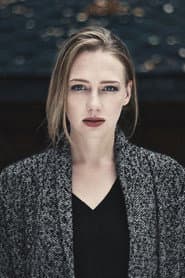 Photo of Elena Ozari