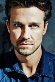Photo of Wayne Carpendale