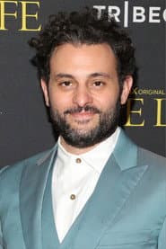 Photo of Arian Moayed