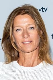 Photo of Carole Gaessler