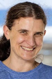 Photo of Lisa Holmes