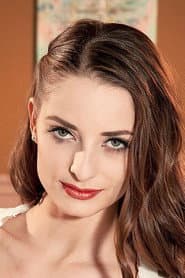 Photo of Estelle Taylor