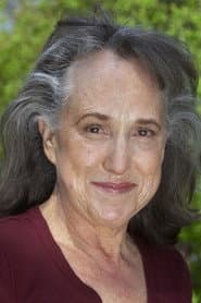 Photo of Elizabeth Harnett