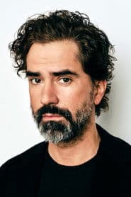 Photo of Hamish Linklater