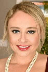 Photo of Elle McRae