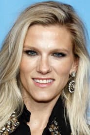 Photo of Lindsay Shookus