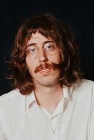 Photo of Tim Bernardes