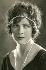 Photo of Jacqueline Logan