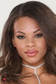 Photo of Halle Hayes