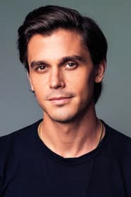 Photo of Antoni Porowski