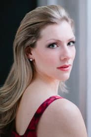 Photo of Jennifer Holloway