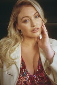 Photo of Iskra Lawrence