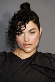 Photo of Eve Harlow