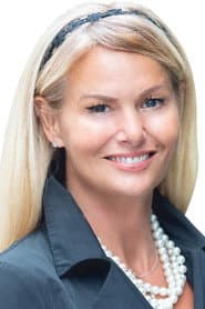 Photo of Lisa Robinson