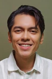 Photo of Carlo Aquino