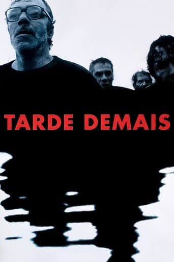 Poster for Tarde Demais