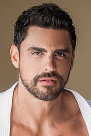 Photo of Kyle Fox